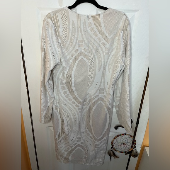 White dress - Picture 2 of 3